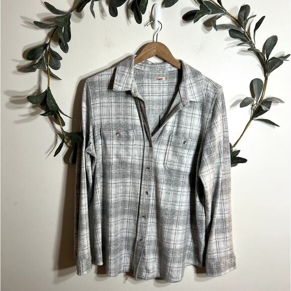 Faherty Gray and White Plaid Button Up - Picture 1 of 5